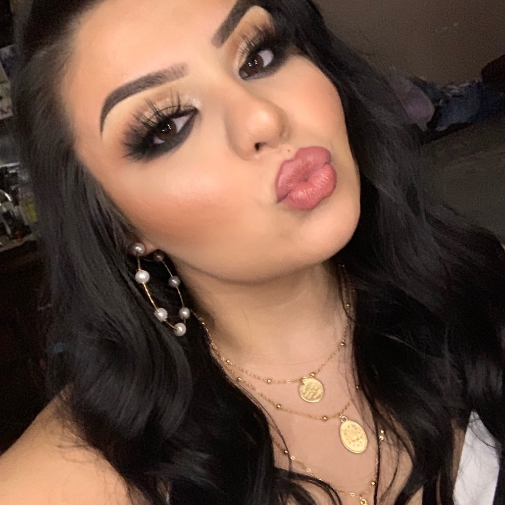 Meet your Posher, Bianca